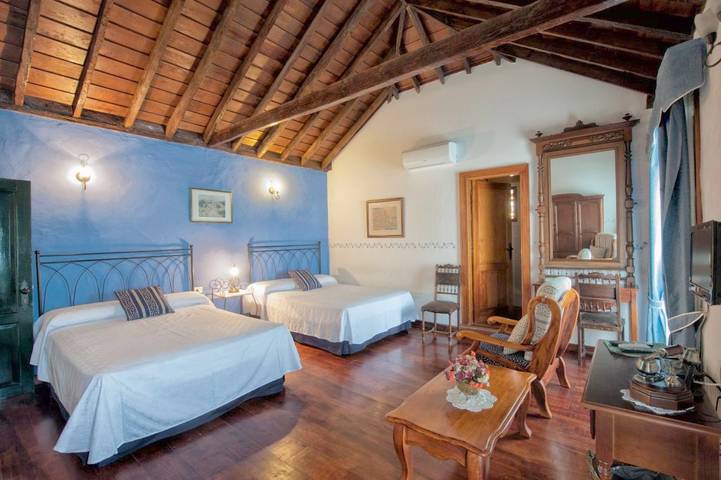 Hotel para 2 personas, con piscina además de terraza y jardín en Granadilla de Abona - 3