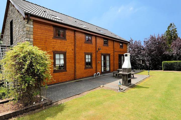 Lodge voor 14 personen, with terras and sauna as well as tuin in Durbuy