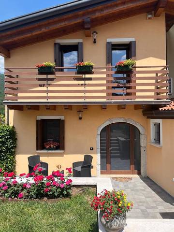 Gîte pour 3 personnes, avec vue et jardin à Polcenigo