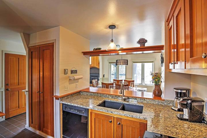 Vacation rental for 4 people, with hot tub and pool as well as terrace in Keystone