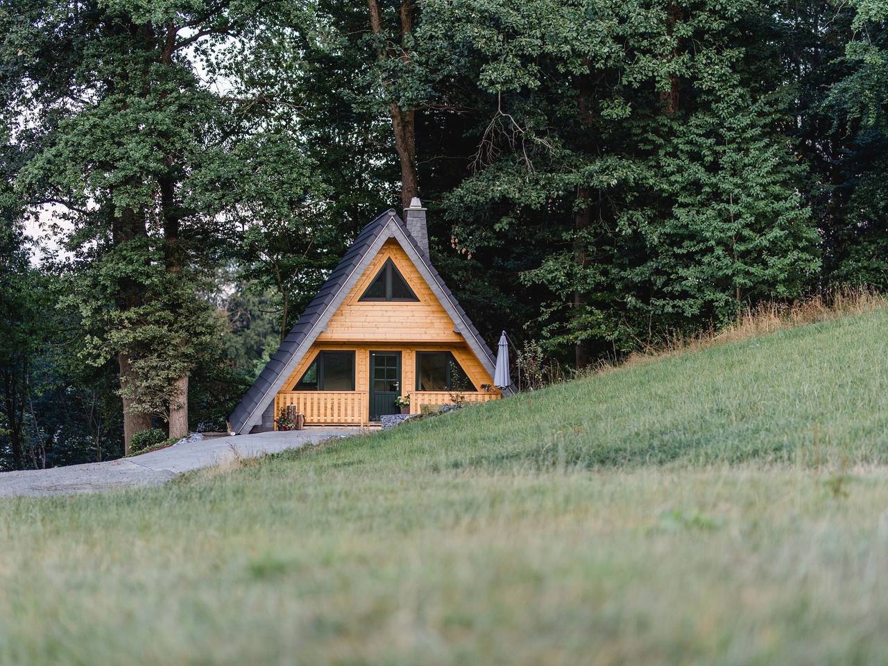 Casa de vacaciones "Log Cabin 1 con vistas a la montaña", terraza privada y Wi-Fi en Sauerland in Eslohe, Hochsauerlandkreis