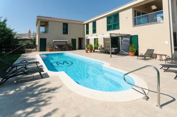 Villa for 9 People in Trogir, Split-Dalmatia, Photo 1