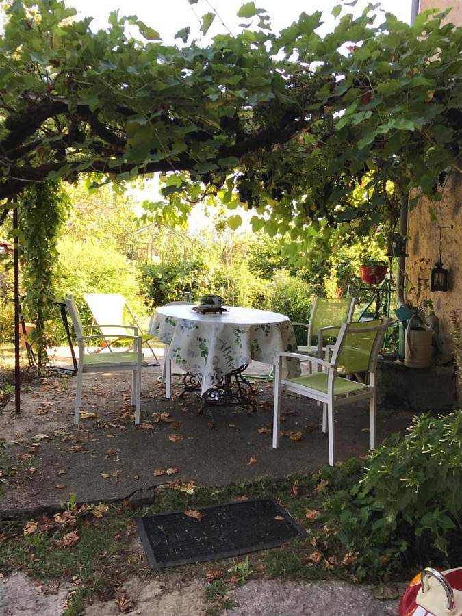 Gîte pour 3 personnes, avec Balcon et Terrasse ainsi que Jardin et Vue dans Cambes (Lot) - 4