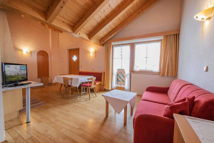 Ferienwohnung für 4 Personen, mit Balkon und Balkon/Terrasse sowie Terrasse im Stubaital - 2