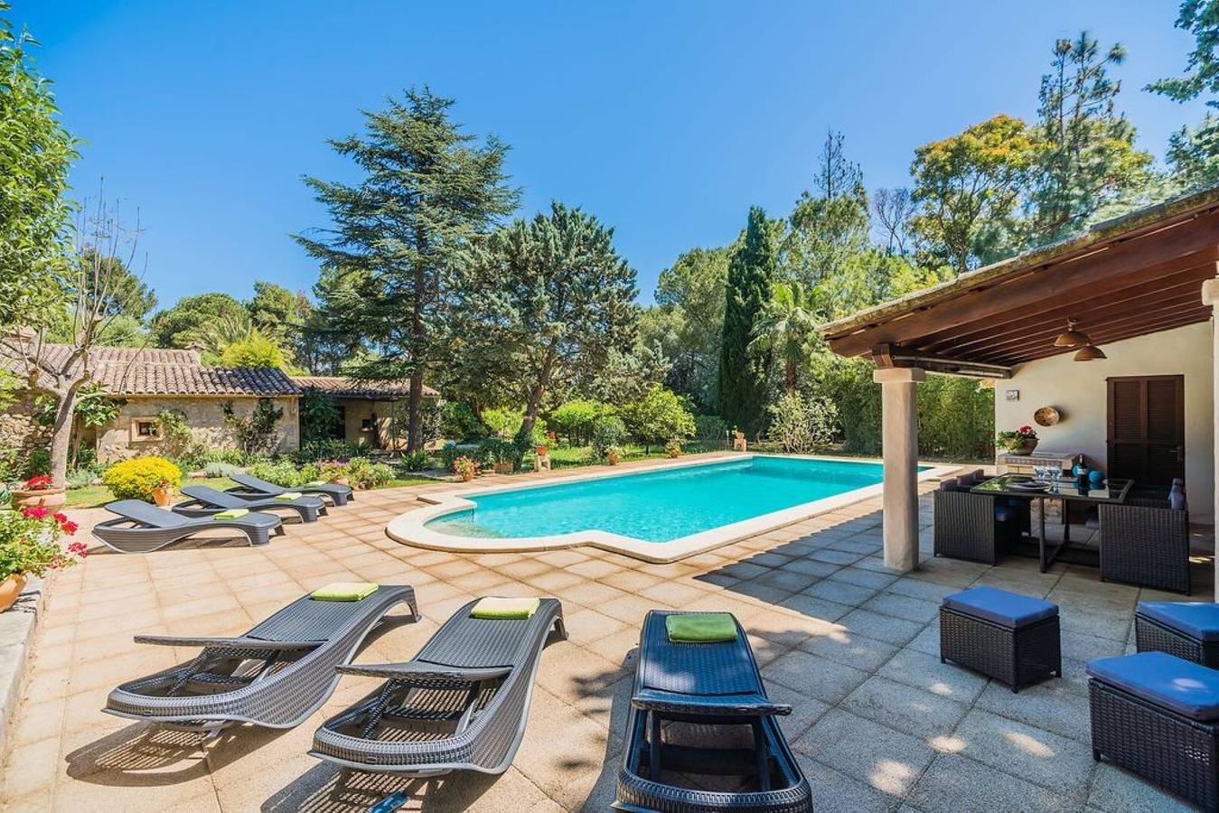 Schöne Villa Papalaia mit Pool, Garten, Terrassen, Klimaanlage in Port de Pollença, Pollença