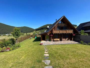 Gîte pour 16 personnes, avec sauna ainsi que jardin et vue dans Cicmany