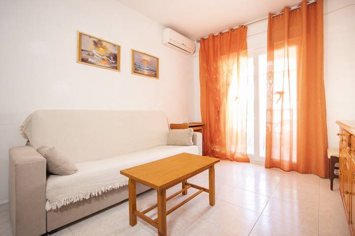 Ferienwohnung für 6 Personen, mit Balkon und Pool in Torrevieja - 2
