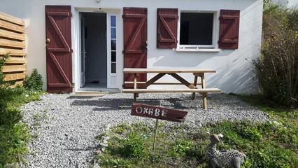 Gîte pour 4 personnes, avec piscine ainsi que jardin et terrasse, animaux acceptés à Jaxu