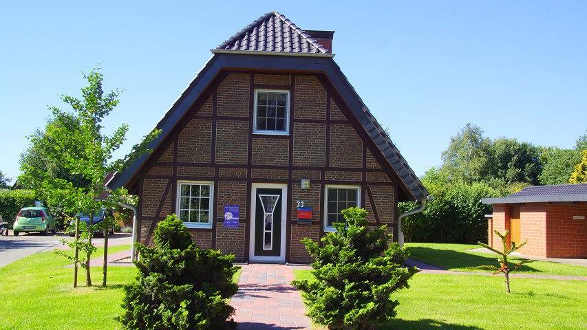 4 Personen Fachwerkferienhaus mit Kamin und Badewanne in erster Reihe zum Deich in Otterndorf in Otterndorf, Cuxland