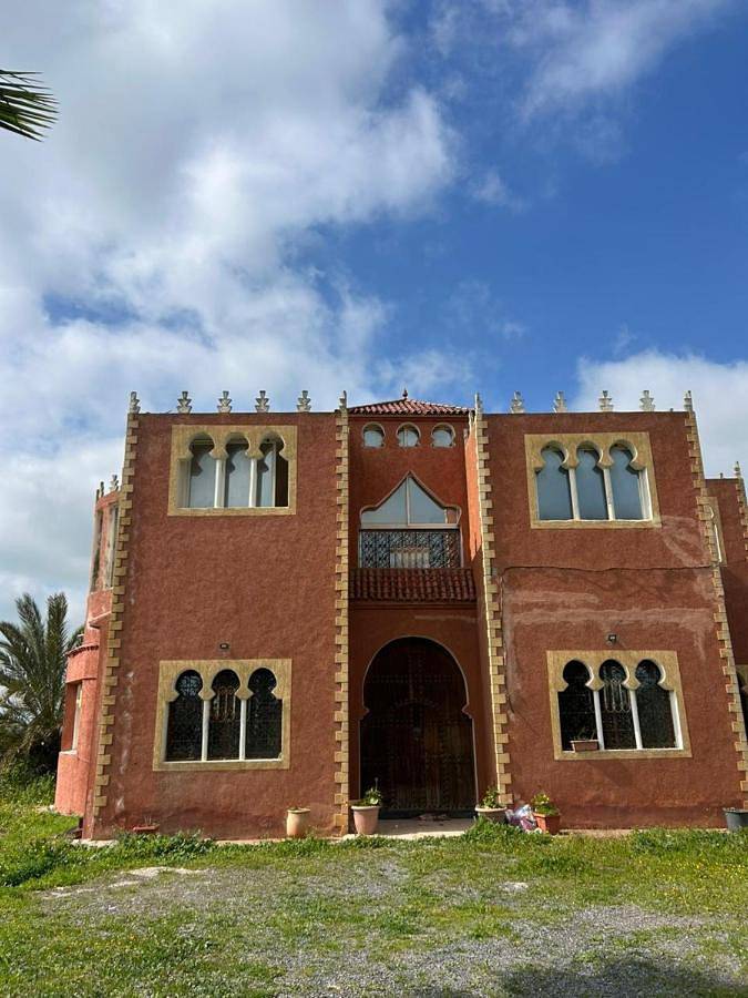 Location de vacances pour 16 personnes, avec piscine ainsi que vue et jardin, animaux acceptés dans Ben Slimane