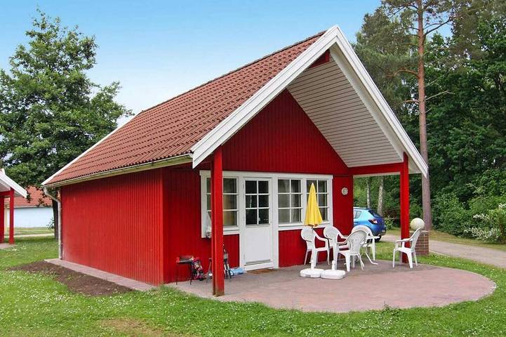 Ferienhaus für 4 Personen, mit Pool und Terrasse, mit Haustier in Markgrafenheide