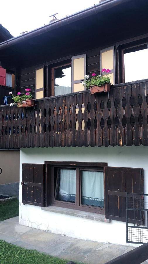 Chalet pour 5 personnes, avec Balcon et Terrasse ainsi que Jardin et Vue à Champoluc