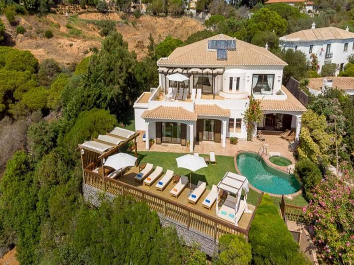 Villa voor 11 personen, met Terras en Zwembad in Praia da Oura