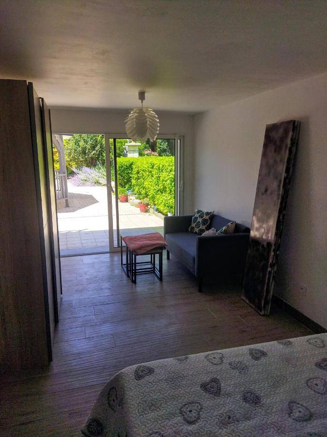 Gîte pour 3 personnes, avec jardin et piscine à Saint-Lattier - 3