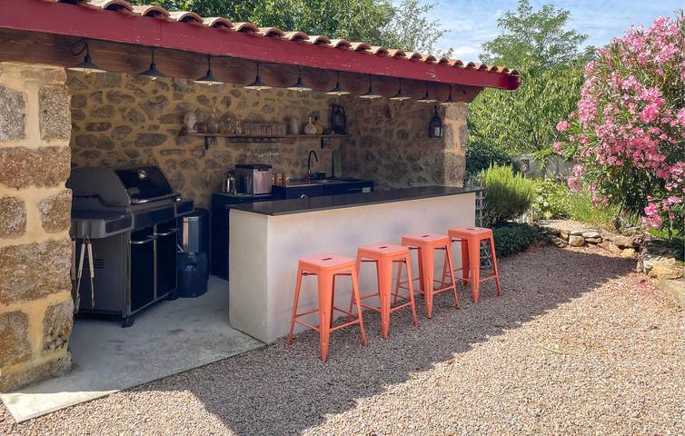Appartement confortable avec piscine et parking près d'Empurany in Empurany, Région de Tournon-sur-Rhône
