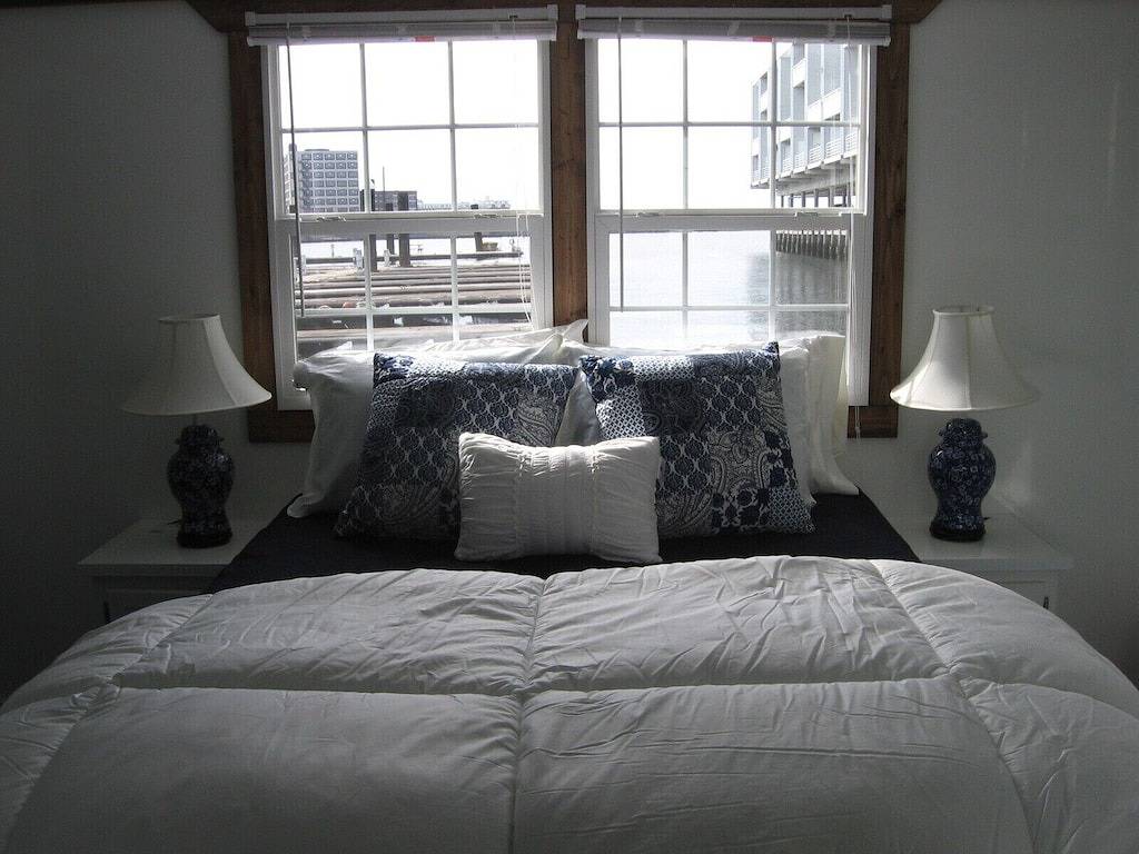 Hausboot in Boston Harbor Wifi A / C / Heat Lassen Sie sich einschlafen in Boston, Massachusetts