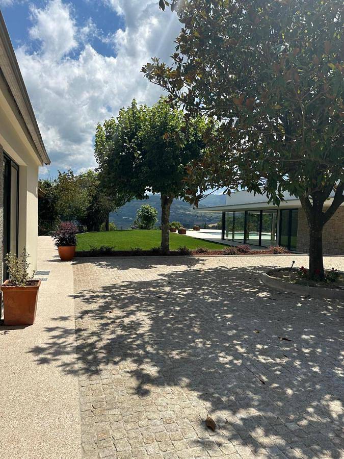 Gîte pour 2 personnes, avec vue et piscine ainsi que terrasse et jardin dans Santa Marinha do Zêzere - 3