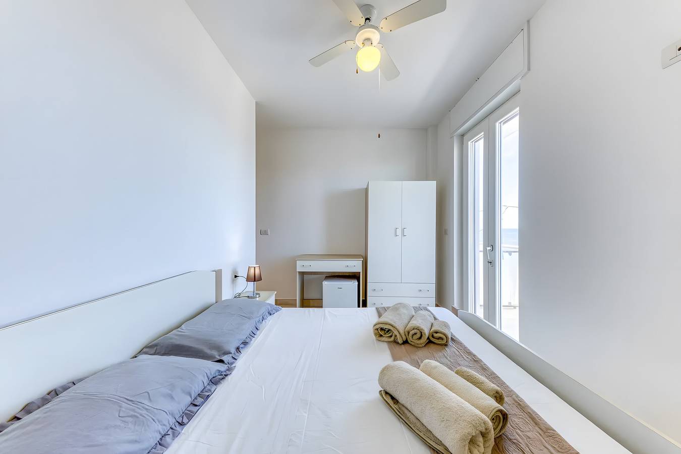 Zimmer 'Vista Mare mit Balkon 1' mit Klimaanlage in Torre San Giovanni, Golf von Tarent