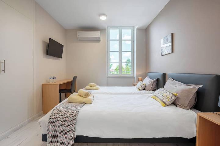 Location de vacances pour 14 personnes, avec terrasse et jardin, animaux acceptés à Carmaux - 2