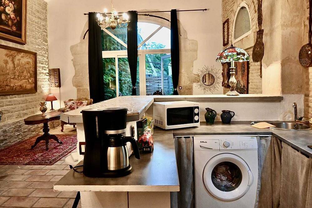 Mas Provençal à 10 Minutes de Nîmes. Animaux de Compagnie Acceptés ! in Générac, Region de Nimes