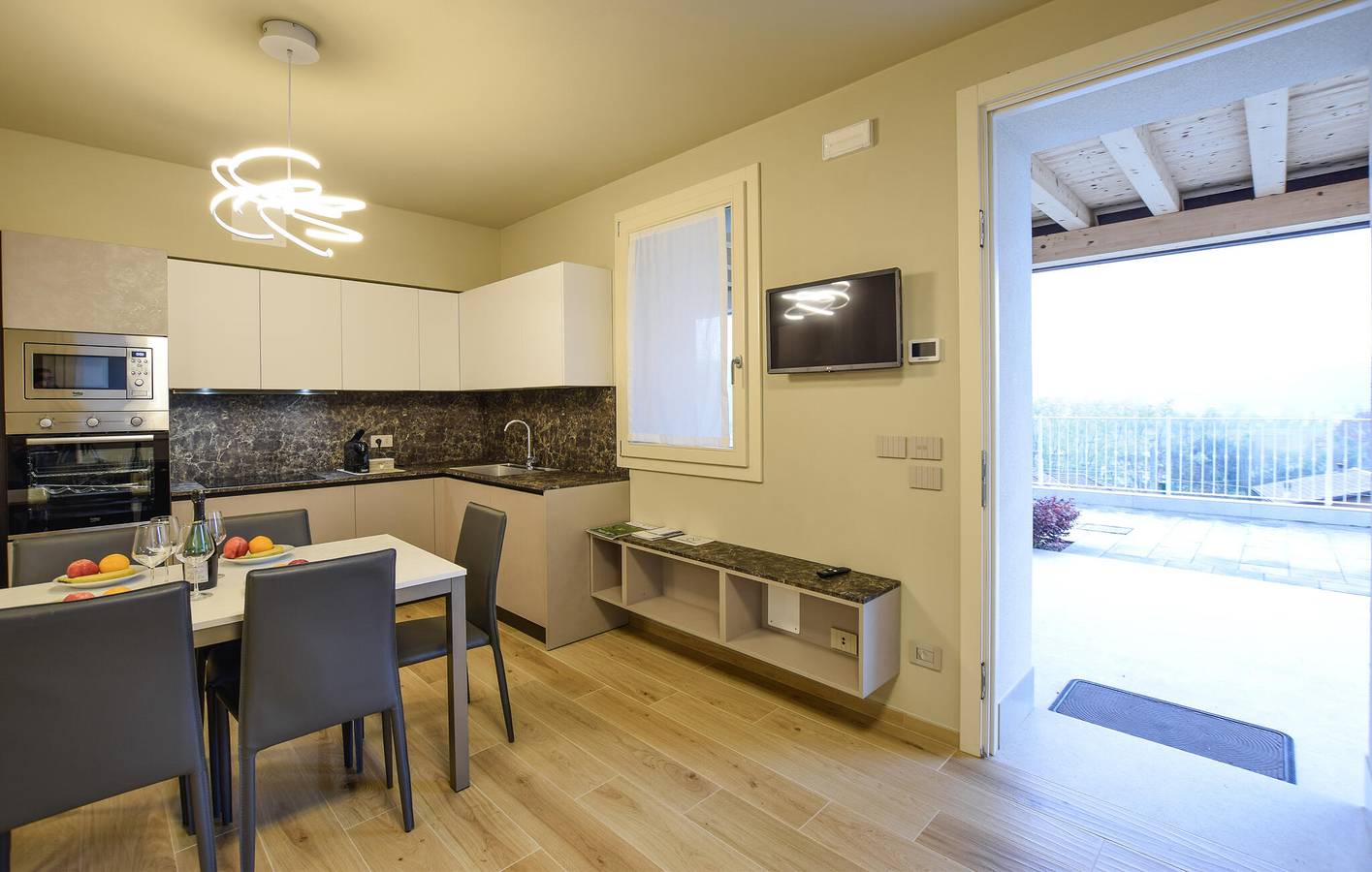 Appartamento intero, Appartamento accogliente con WiFi, A/C, Parcheggio, Giardino, Cucina - Follina 2km in Miane, Prealpi Carniche