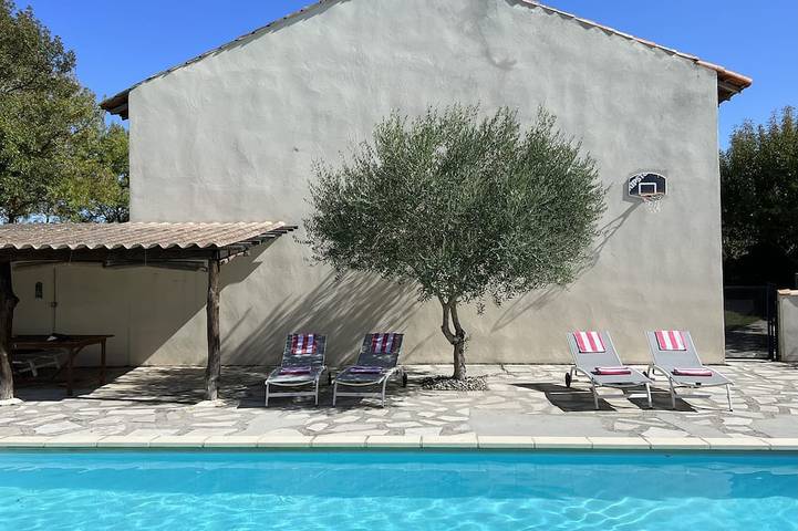 Villa pour 8 personnes, avec terrasse et jardin