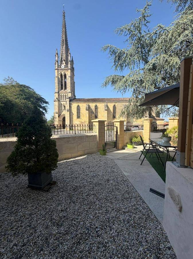 Gîte pour 4 personnes, avec Balcon et Terrasse à Génissac