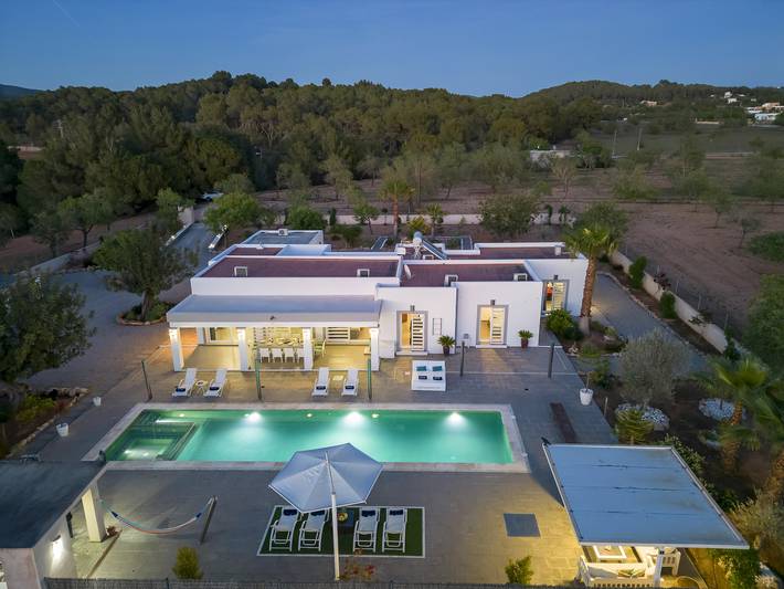 Villa voor 10 personen, met Whirlpool a Sant Antoni de Portmany