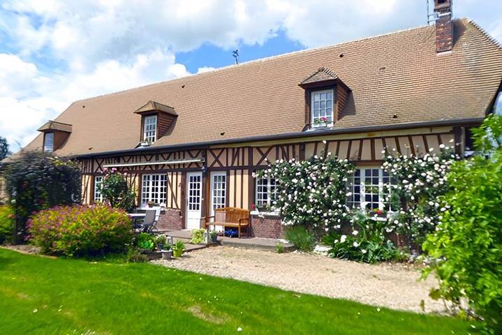 Gîte pour 10 personnes, avec jardin et terrasse à Marbeuf