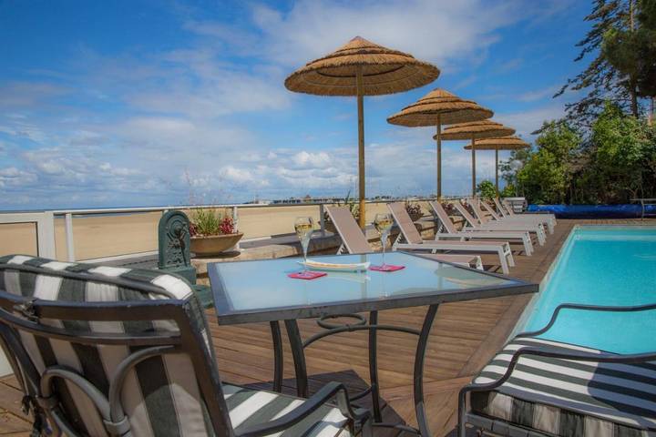 Hôtel pour 2 personnes, avec terrasse et piscine ainsi que jacuzzi et sauna