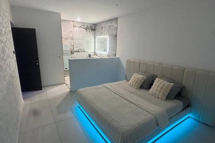 Location de vacances pour 10 personnes, avec piscine à Villetelle - 2