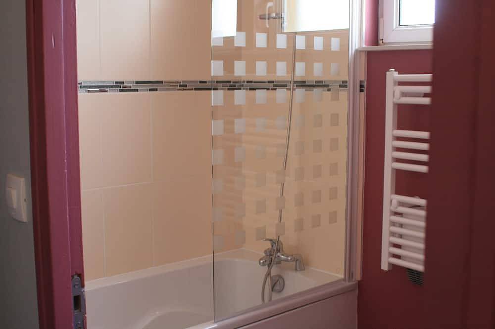 Gite Dans Un Quartier Calme A Deux Pas Du Centre Aquatique Et Des Commerces in Fécamp, Région du Havre