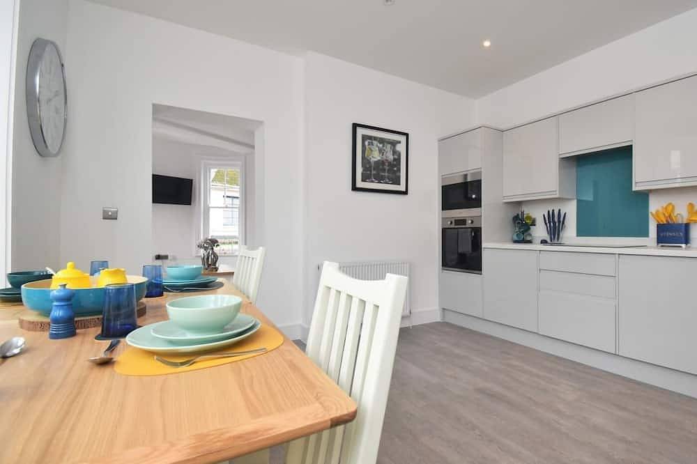 Ganze Wohnung, 2 Bed in Brixham in Brixham, Torbay