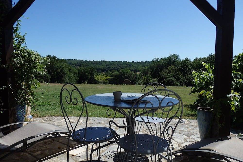 Maison en pierres périgourdine pour 2 personnes, campagne/forêt Périgord noir in Bouillac, Périgord Pourpre