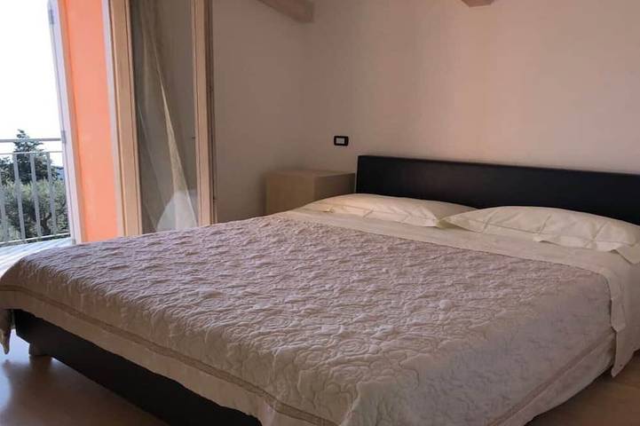 Un apartamento de 2 dormitorios recientemente renovado y elegante con una vista increíble al mar in Nerano, Massa Lubrense