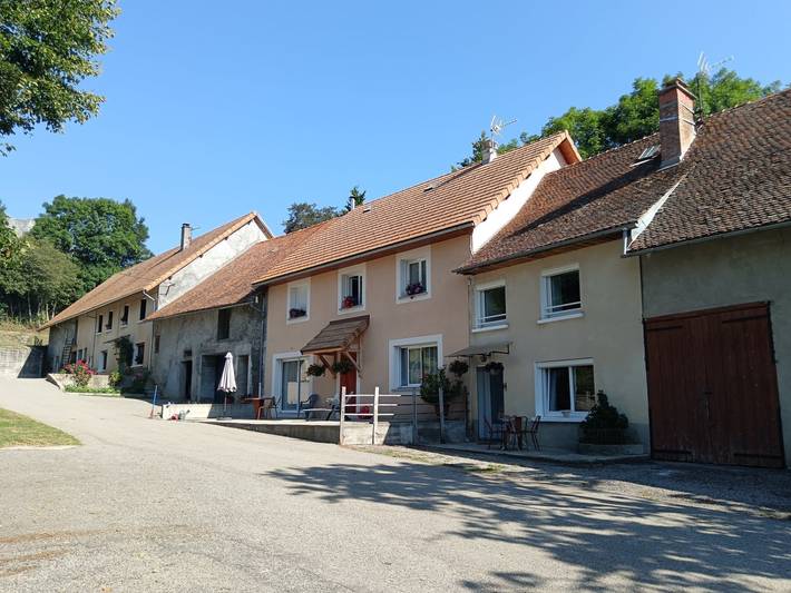 Gîte pour 4 personnes, avec terrasse et jardin