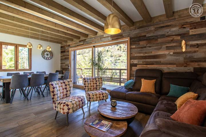 Gîte pour 8 personnes, avec jardin dans Doucy-Combelouvière - 2