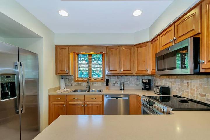 Vacation rental for 8 people, with pool and sauna as well as hot tub and yard in Blowing Rock