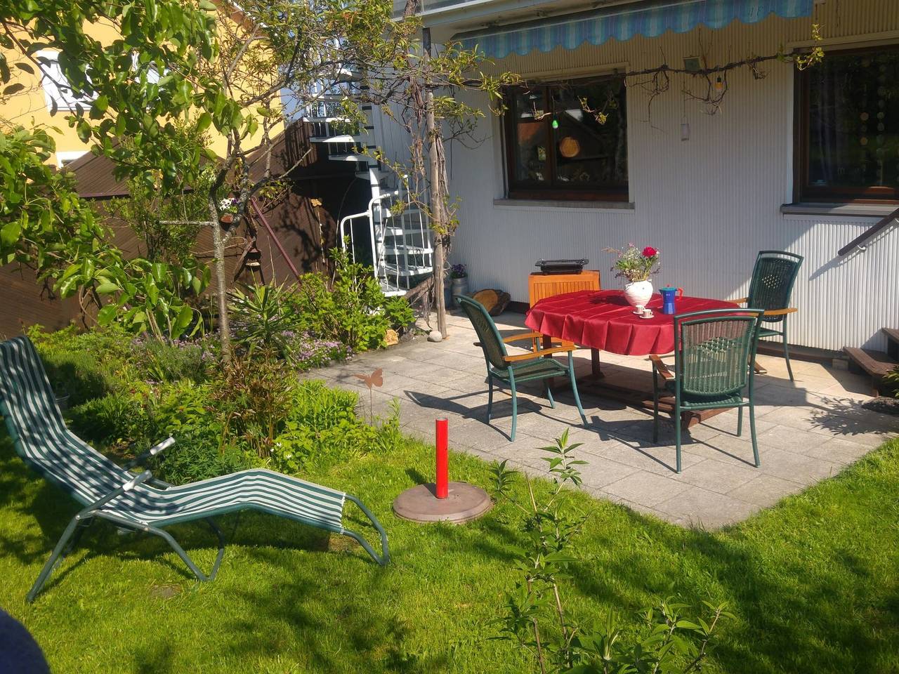 Ganze Wohnung, Ferienwohnung 'Bienenherz' mit Privatterrasse, Gemeinschaftsgarten und Wi-Fi in Engelsbrand, Nordschwarzwald