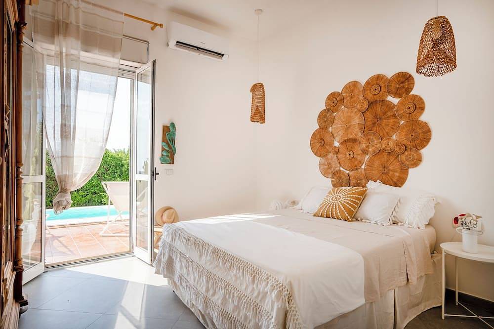 Villa Alba - Infinity Pool & Spectacular Views in Marina di Lizzano, Lizzano (disambigua)
