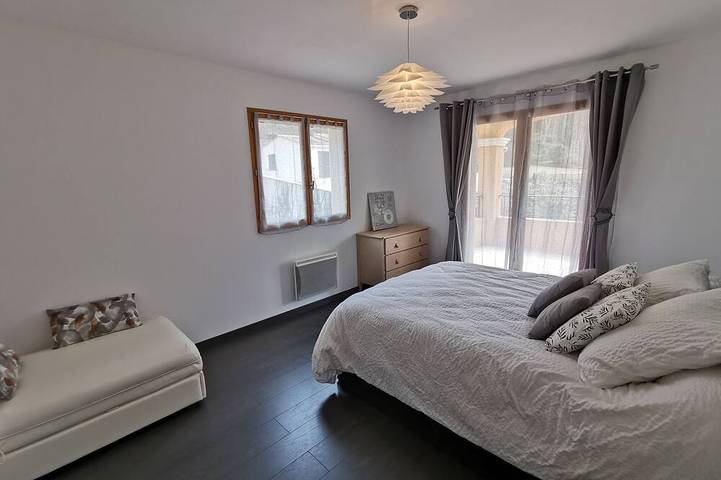 Location de vacances pour 12 personnes, avec jardin à Cuges-les-Pins - 4