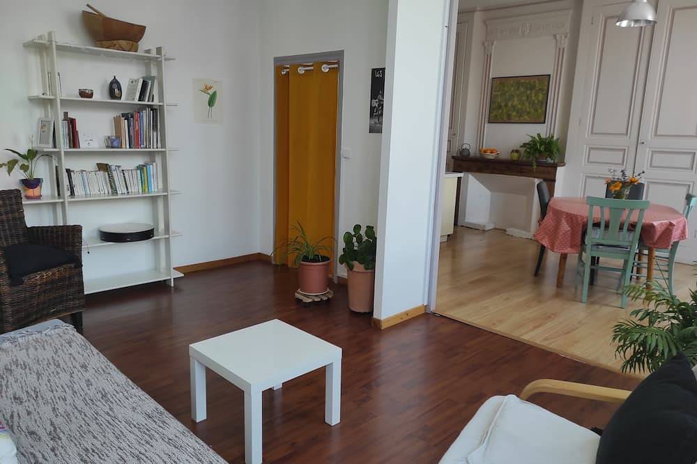 Ganze Wohnung, Bright, quiet 53 m2 apartment, conveniently located (port/market/royal harbor) in Rochefort, Rochefort und Umgebung