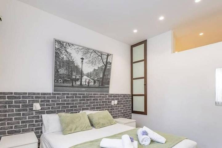 Apartamento entero, Elegante Loft con Altillo y Diseño Moderno |Centro in Tarrasa, Interior de Barcelona