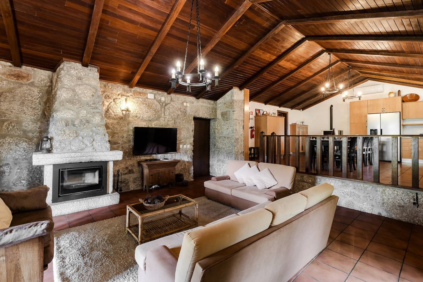 Villa 'Casa de Férias do Parque da Peneda' com Vista Montanha, Wi-Fi e Ar Condicionado in Valdreu, Distrito de Braga