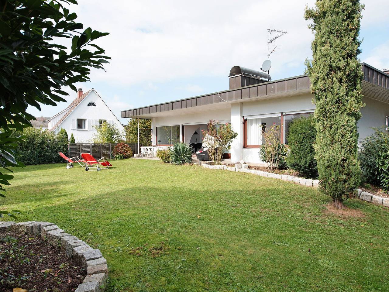 Ganze Ferienwohnung, Bodensee Bungalow - Ferienwohnung Souterrain in Immenstaad, Immenstaad am Bodensee