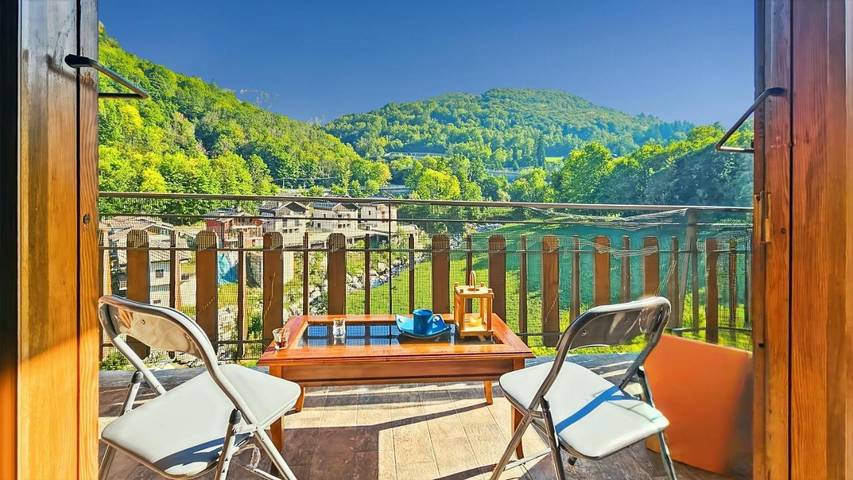 Ferienwohnung für 7 Personen, mit Terrasse und Ausblick in Limone Piemonte