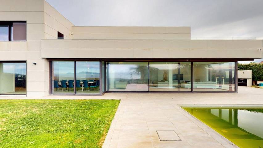 Chalet para 8 personas, con Balcón y Terraza además de Jardín y Piscina en Vizcaya - 2