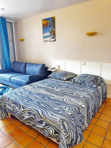 Gîte pour 4 personnes, avec terrasse ainsi que piscine et jardin à Tartane
