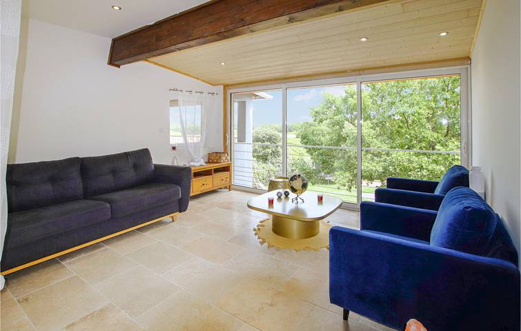 Location de vacances pour 14 personnes, avec terrasse ainsi que piscine et jardin à Suze-la-Rousse - 4