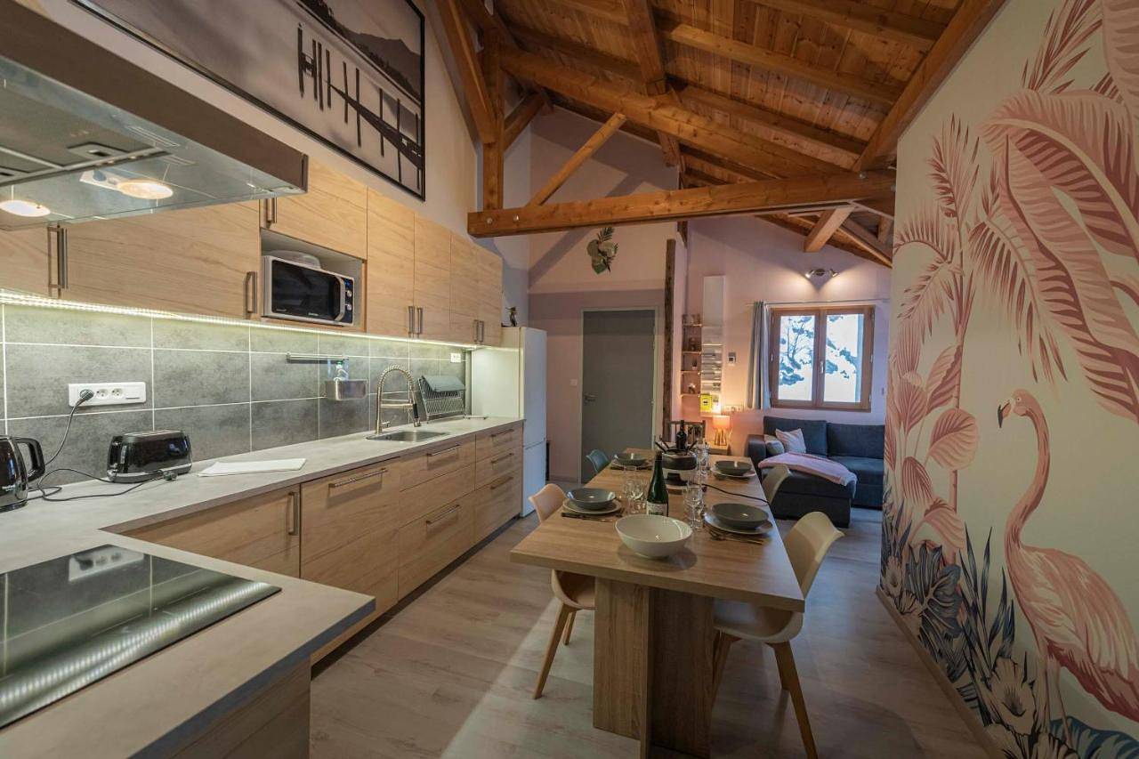 Appartement entier, Two-Bedroom Apartment in Guillestre, Région de Briançon